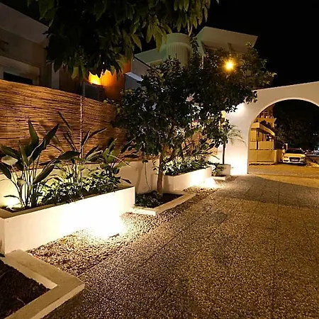 Nephos Hotel Side