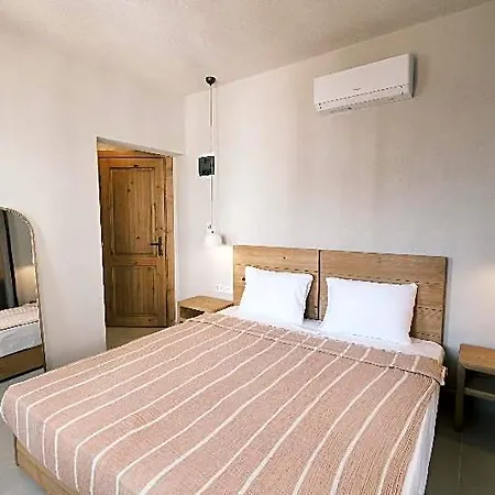 Nephos Hotel 2*